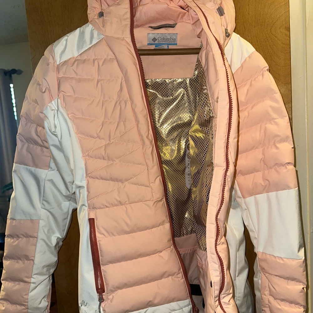 Columbia Women's Light Pink and White Ski Jacket